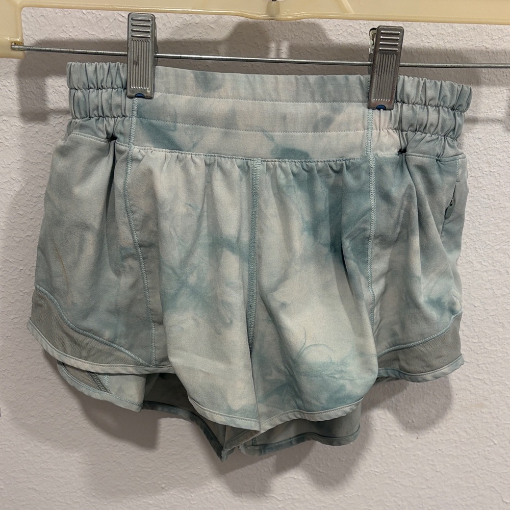 Lululemon Blue Tie-Dye Hotty Hot Shorts (2.5)